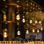 Guirnalda de Luces y Esferas navideñas.