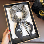 Daisy Black estilo Chanel