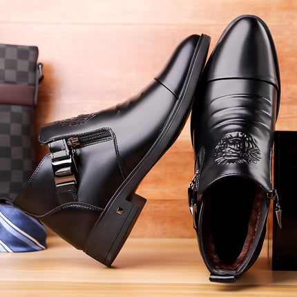 Botines retro de corte ancho y moderno con cadenas laterales